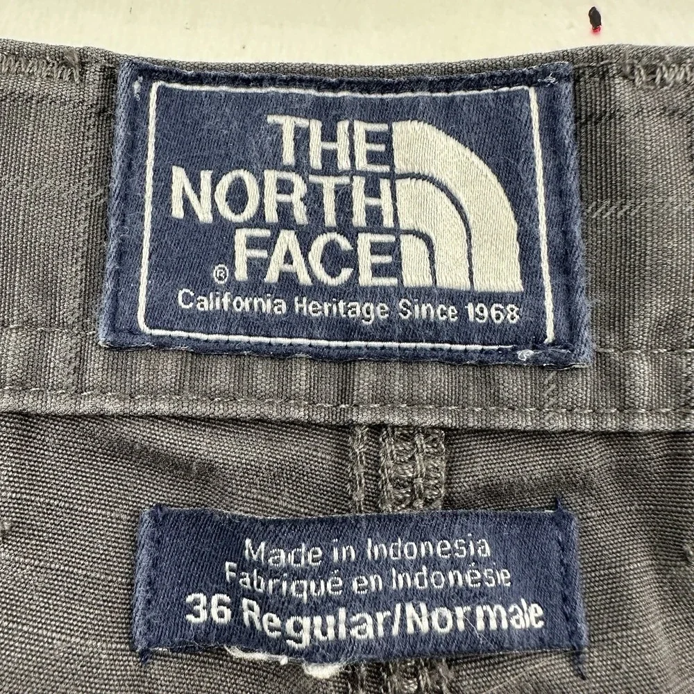 VTG  The North Face Cargo Plaid Shorts Men 36 x 11 Gray Hiking Outdoor Gorpcore